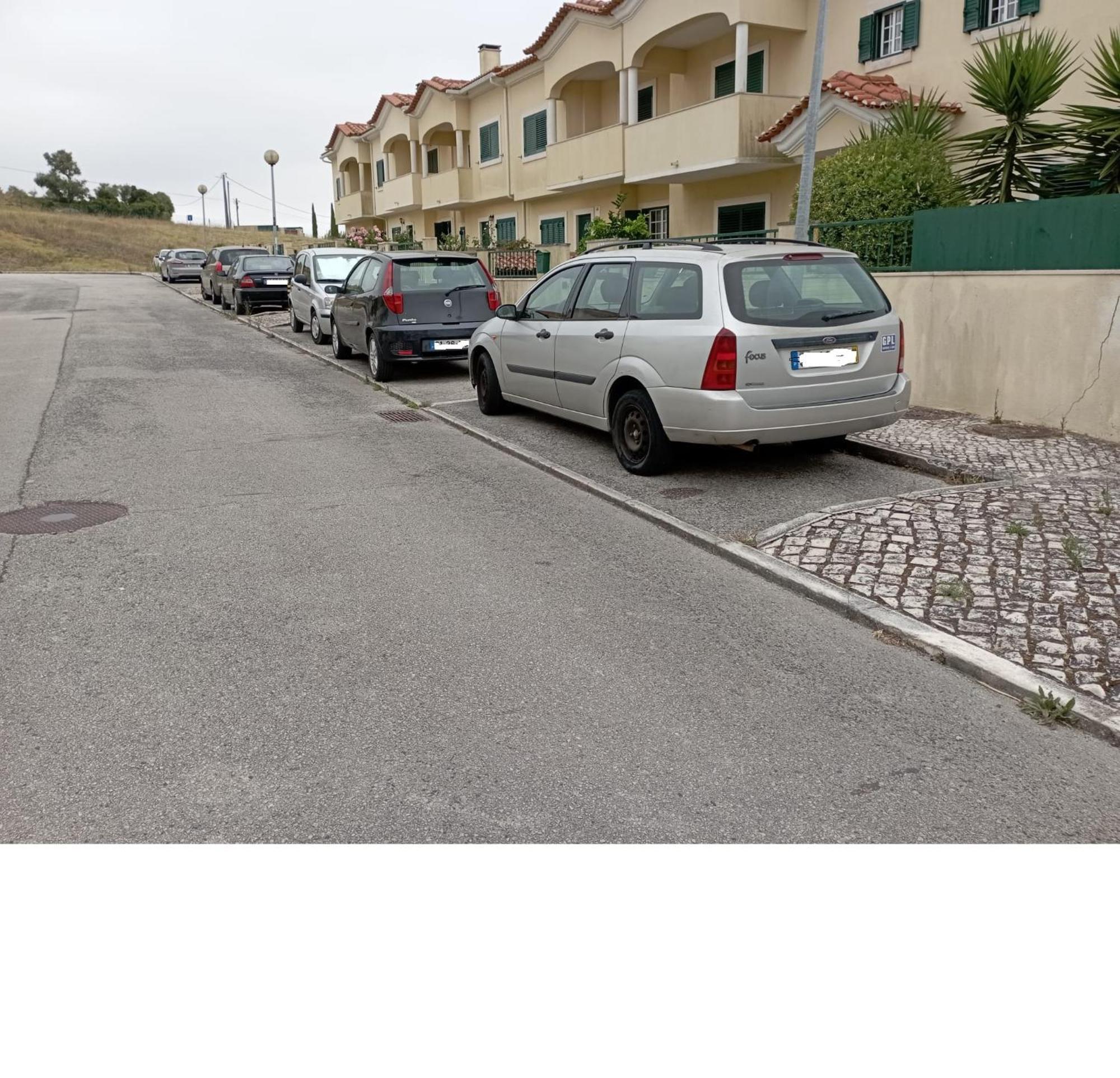 Sossego E Tranquilidade-Valley Guest House-Perto De Lisboa-Estacionamento A Porta Do Alojamento Arruda dos Vinhos Extérieur photo